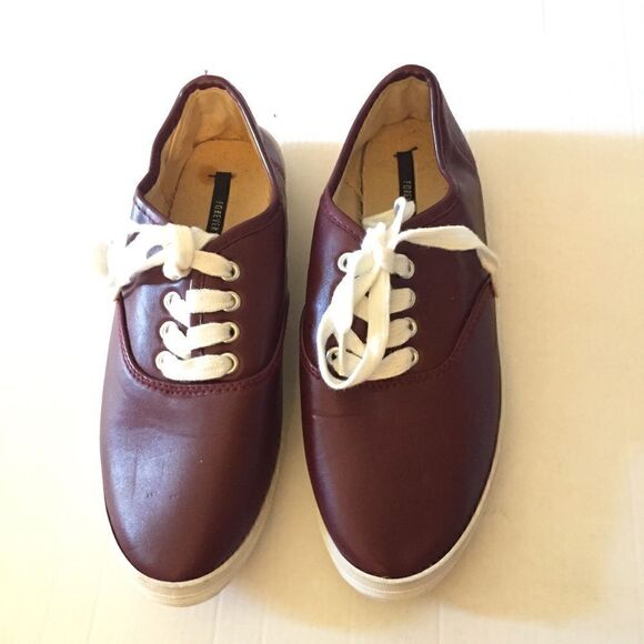 Forever 21 Faux Leather Sneaker - Picture 4 of 6